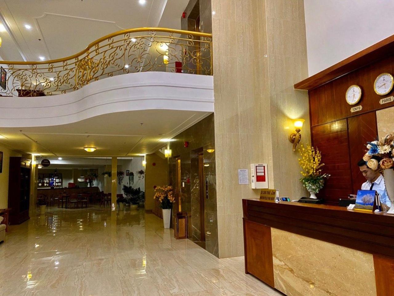 Le Centre Pleiku Hotel Bagian luar foto